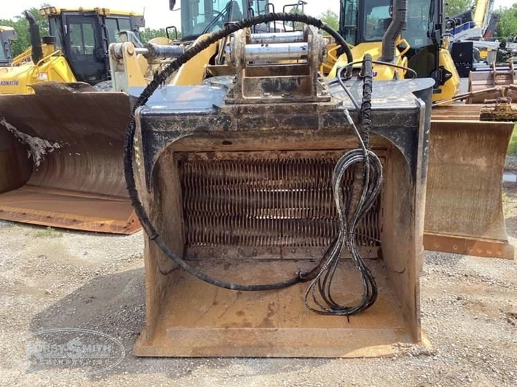 Front of used Remu Bucket